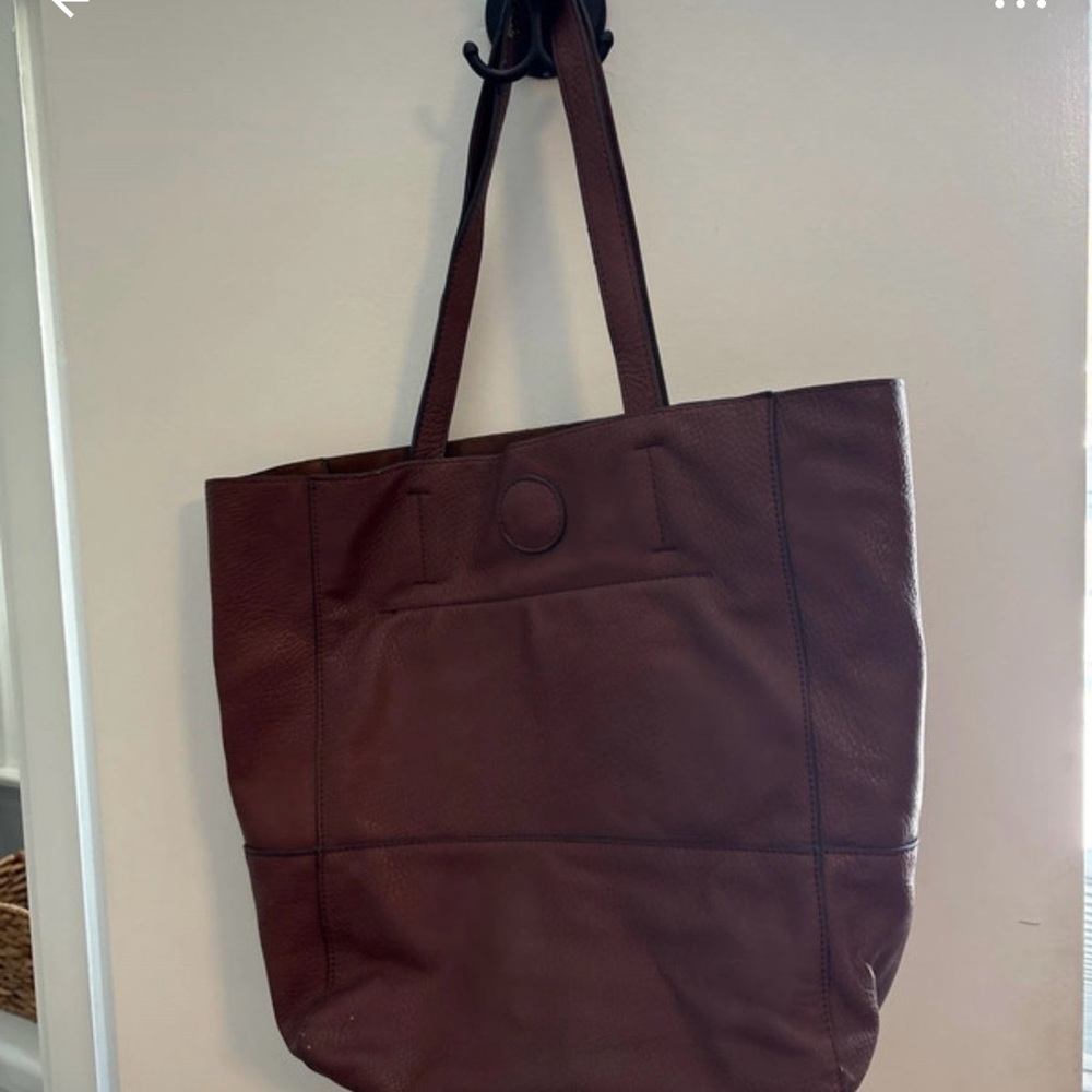 Elegant Brown Leather Tote Bag